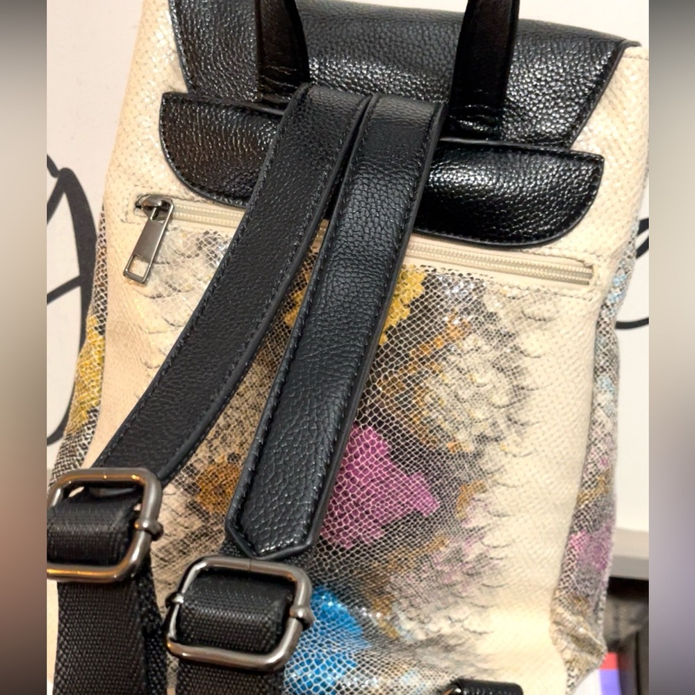 Textured Multicolor Leather Backpack with Black Flap - Picture 9 of 15